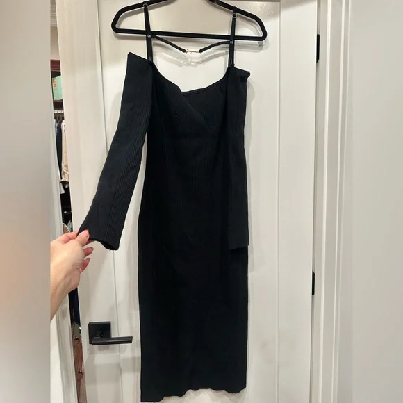 Jacquemus sweater off shoulder ribbed dress top pants logo, black and gold $450 - Picture 4 of 6